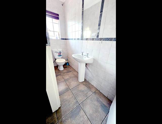 4 BEDROOM APARTMENT FOR SALE IN CASTLEVIEW